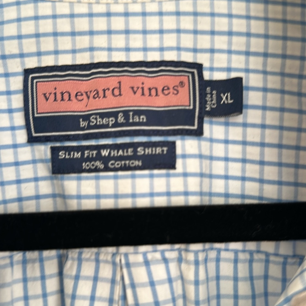 Vineyard Vines Button Down - image 4